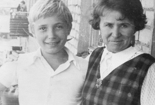 Сергей Кузнецов с мамой